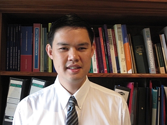 Dr Raymond Hui